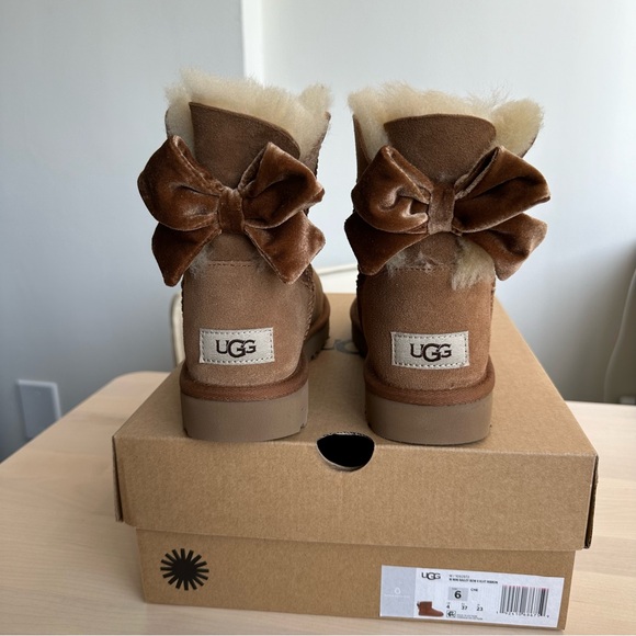 Velvet Ribbon Ugg Boots With Flowers Bailey Bow Velvet Ribbon Boot